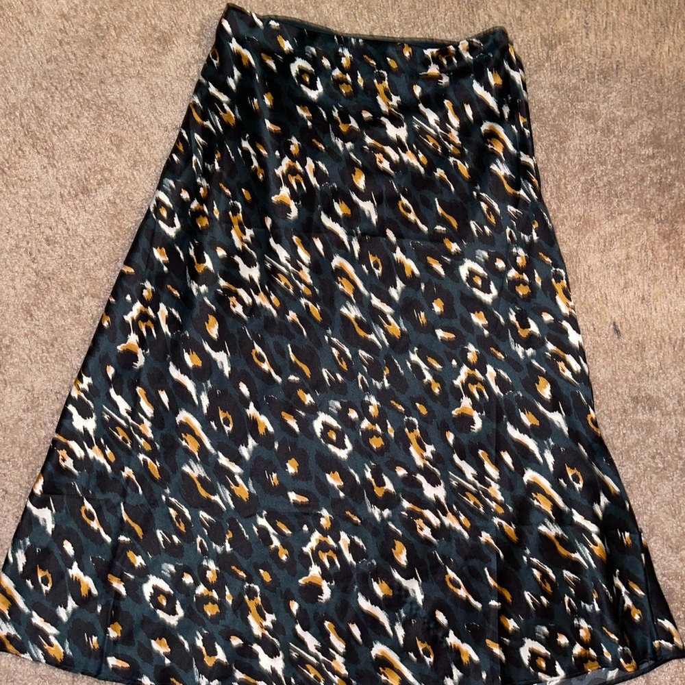 Express silky skirt
